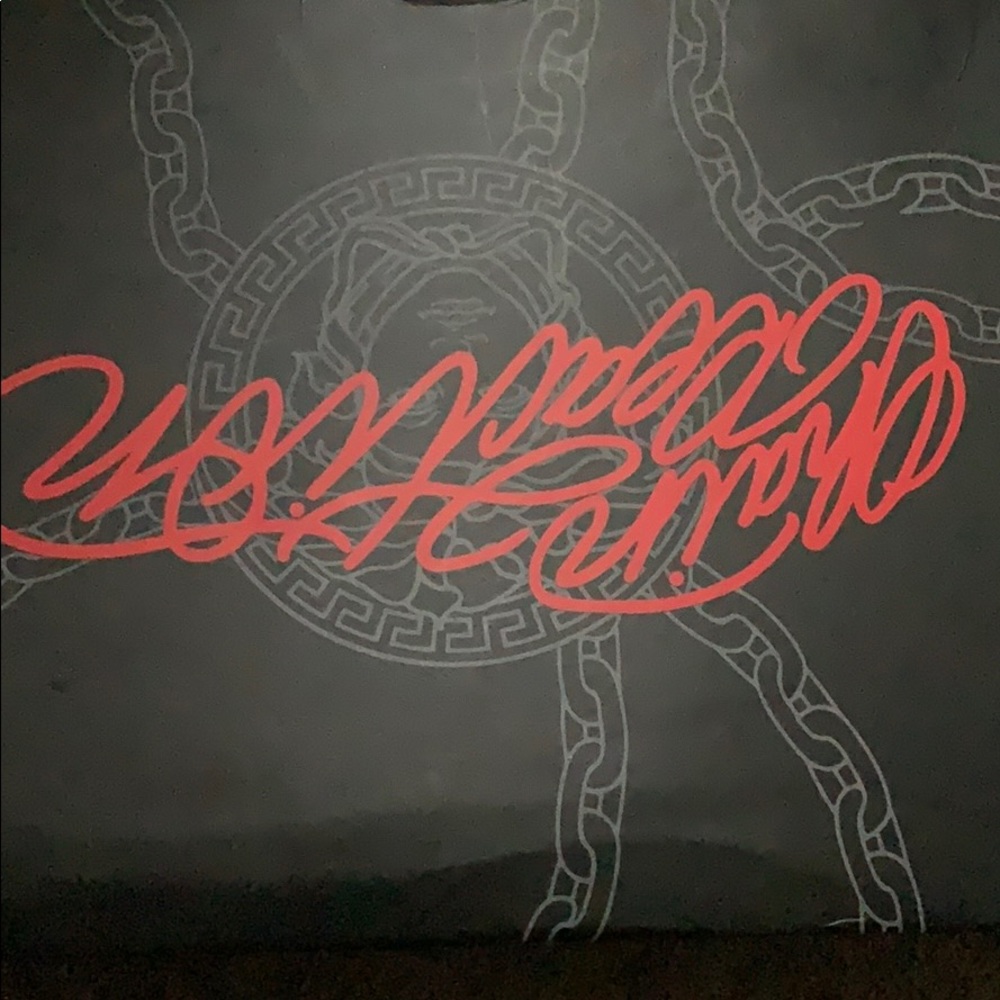 Versace 2 chain reactions